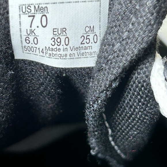 Vans Classic Black and White Low-Tops - Picture 9 of 9